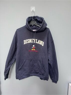 Vintage Disney Navy Hooded Sweatshirt with Mickey Graphic